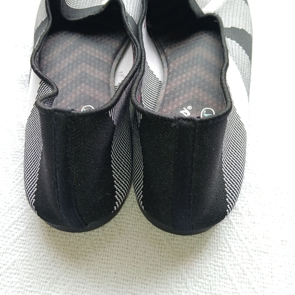 NWT Sz.11 Womens Skechers Cleo 2.0 Sherlock Flats - Picture 5 of 8